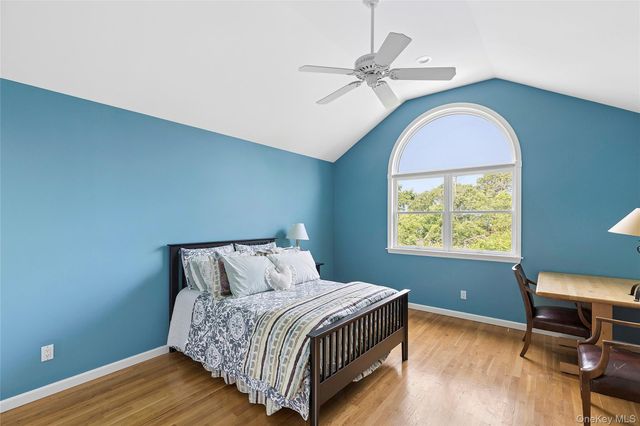 3 Chivas Court, Southampton, NY 11968