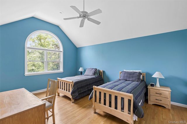 3 Chivas Court, Southampton, NY 11968