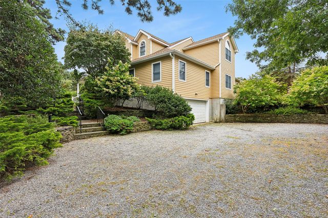3 Chivas Court, Southampton, NY 11968
