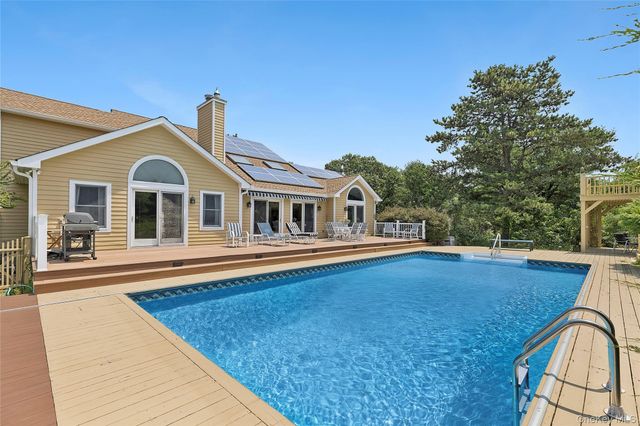 3 Chivas Court, Southampton, NY 11968