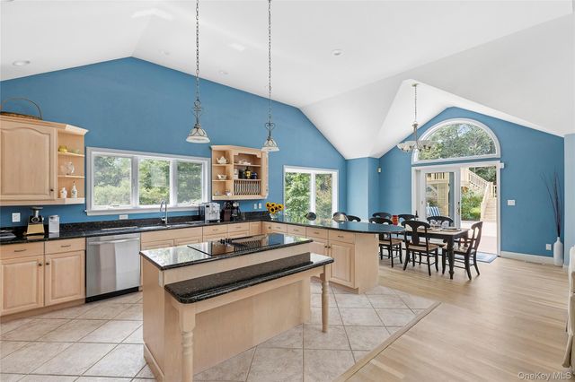 3 Chivas Court, Southampton, NY 11968