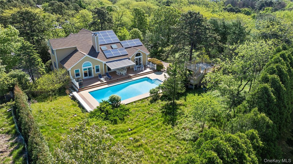 3 Chivas Court, Southampton, NY 11968