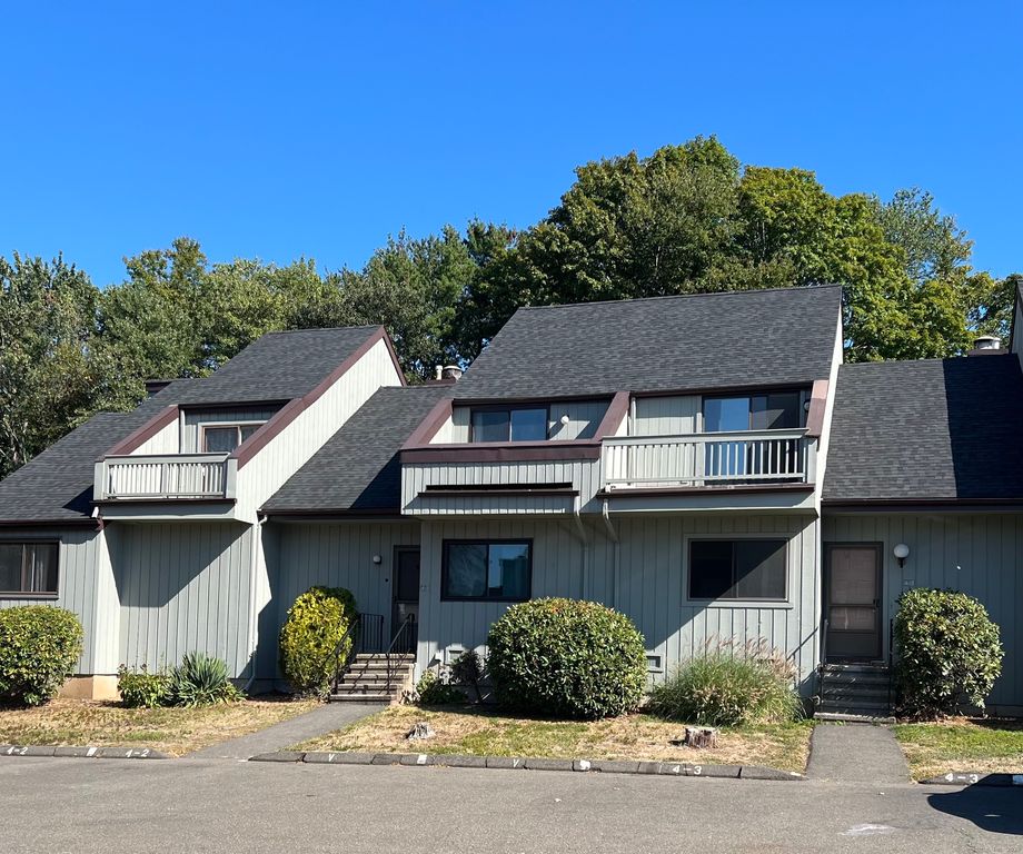 100 Hemlock Road 4-2, Branford, CT 06405