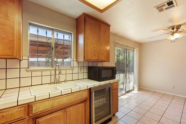 1288 Derrick Dr, Stockton, CA 95206