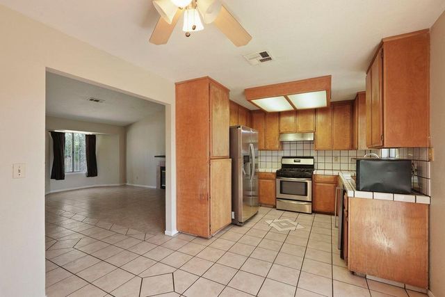 1288 Derrick Dr, Stockton, CA 95206