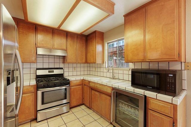 1288 Derrick Dr, Stockton, CA 95206