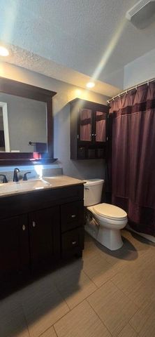 4742 Meadow Valley Drive, West Des Moines, IA 50265