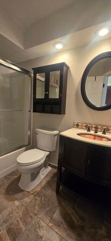 4742 Meadow Valley Drive, West Des Moines, IA 50265