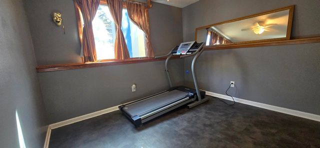 4742 Meadow Valley Drive, West Des Moines, IA 50265