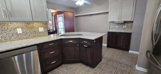 4742 Meadow Valley Drive, West Des Moines, IA 50265