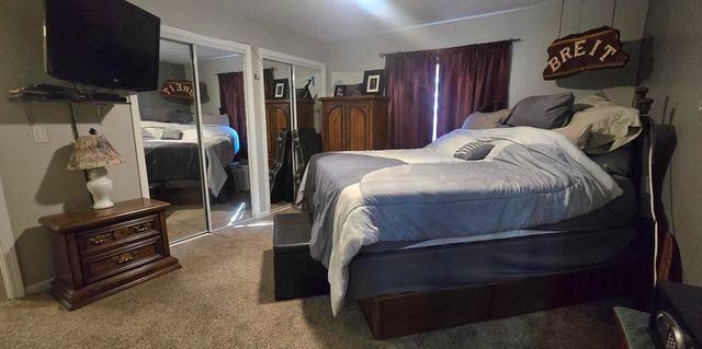 4742 Meadow Valley Drive, West Des Moines, IA 50265