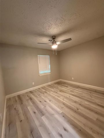 4406 Mallard Drive, Baytown, TX 77523