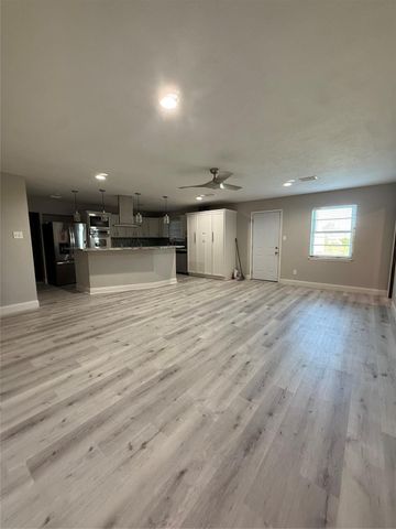 4406 Mallard Drive, Baytown, TX 77523