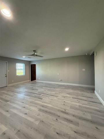 4406 Mallard Drive, Baytown, TX 77523