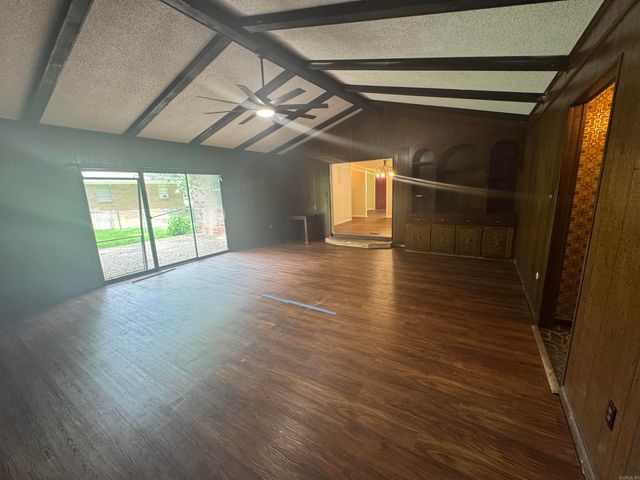 30 Sheila Drive, Sherwood, AR 72120