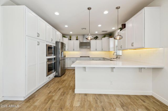 211 E BRINLEY Drive, Tempe, AZ 85288