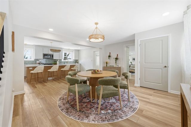 624 Orchard Hill Dr, O'hara, PA 15238