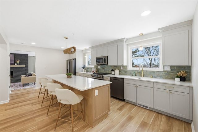 624 Orchard Hill Dr, O'hara, PA 15238