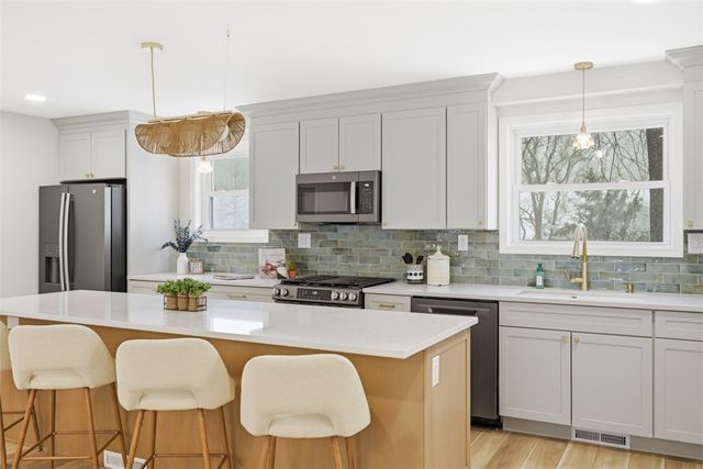 624 Orchard Hill Dr, O'hara, PA 15238