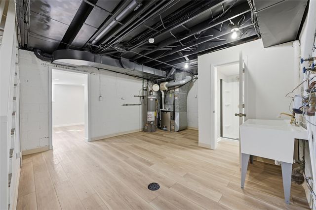 624 Orchard Hill Dr, O'hara, PA 15238