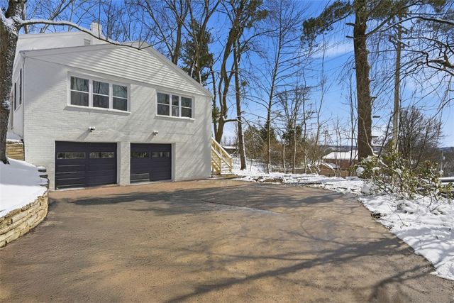 624 Orchard Hill Dr, O'hara, PA 15238