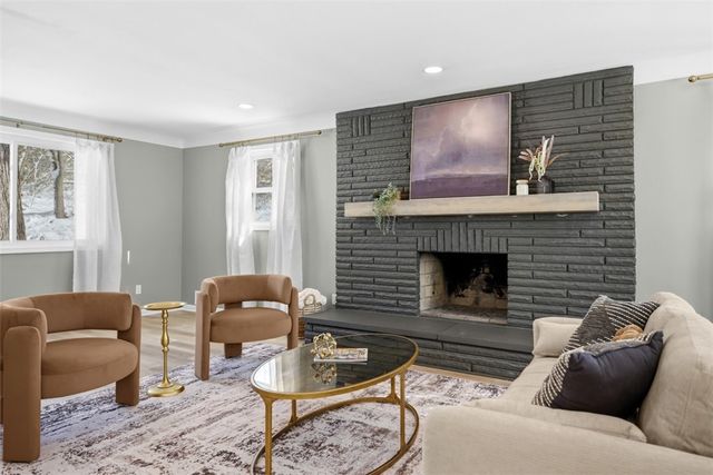 624 Orchard Hill Dr, O'hara, PA 15238