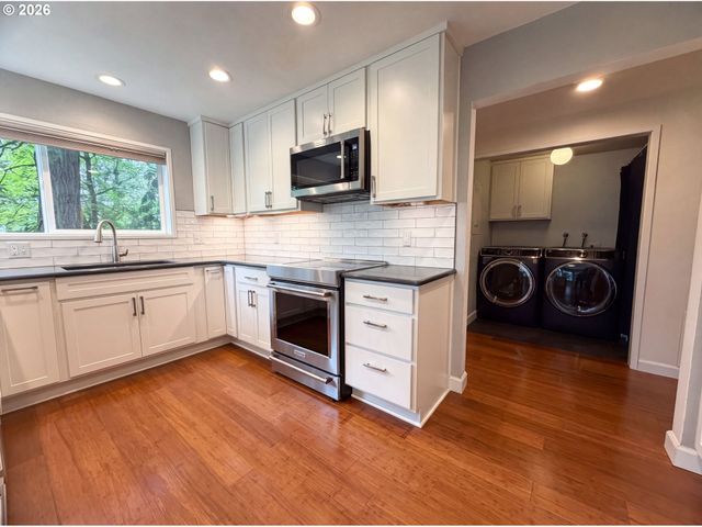48 EAGLE CREST Dr 5F, Lake Oswego, OR 97035