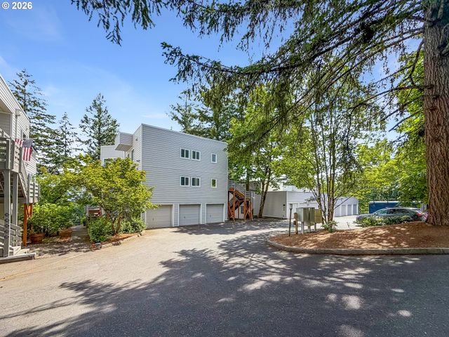 48 EAGLE CREST Dr 5F, Lake Oswego, OR 97035