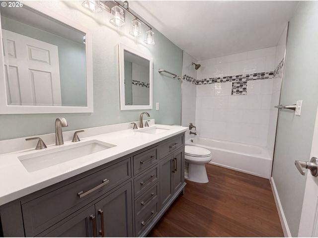 48 EAGLE CREST Dr 5F, Lake Oswego, OR 97035