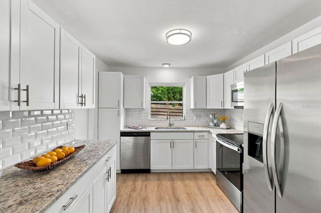 3030 COURTLAND STREET, Sarasota, FL 34237
