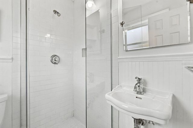 3030 COURTLAND STREET, Sarasota, FL 34237