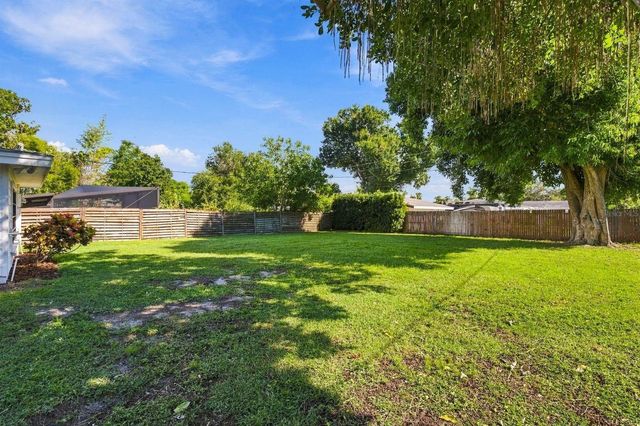 3030 COURTLAND STREET, Sarasota, FL 34237