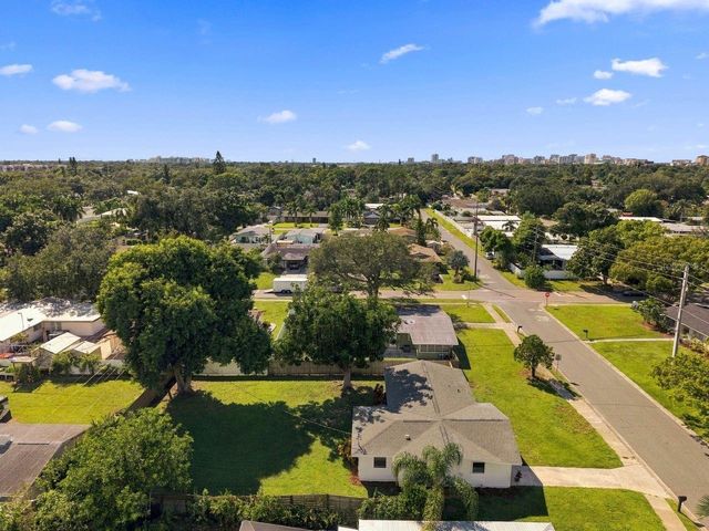 3030 COURTLAND STREET, Sarasota, FL 34237