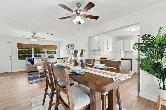 3030 COURTLAND STREET, Sarasota, FL 34237