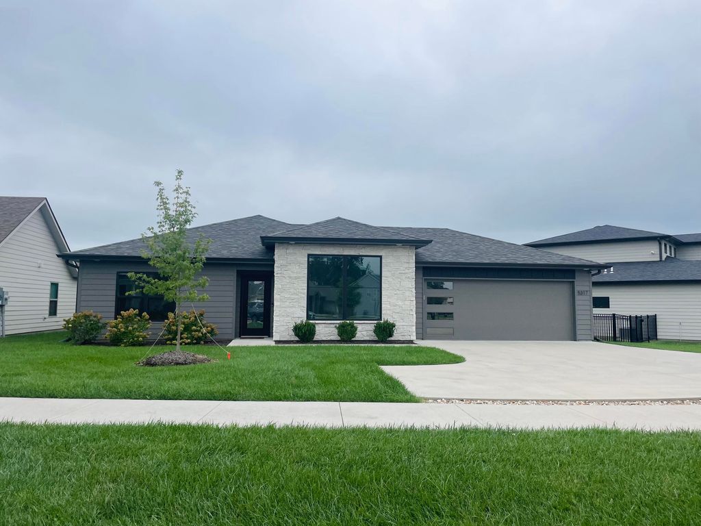 5317 SMITH DR, Columbia, MO 65203