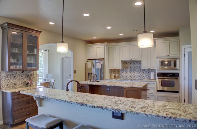 1501 Old North Place, Sand Springs, OK 74063