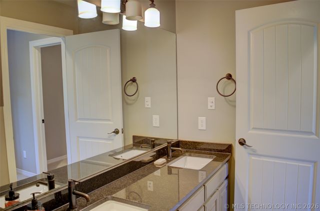 1501 Old North Place, Sand Springs, OK 74063