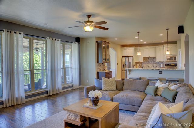 1501 Old North Place, Sand Springs, OK 74063