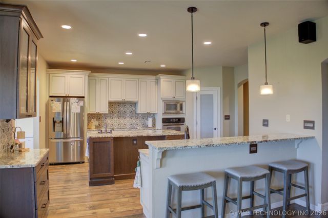 1501 Old North Place, Sand Springs, OK 74063