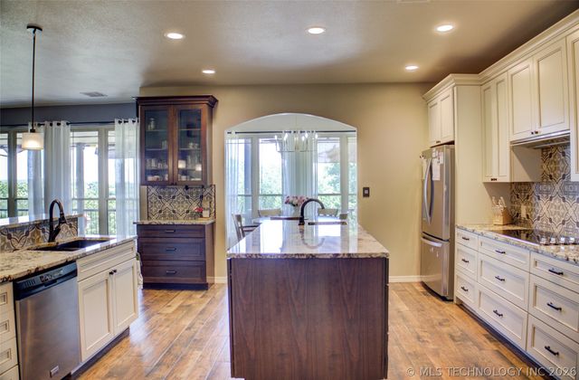 1501 Old North Place, Sand Springs, OK 74063