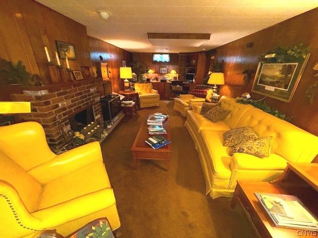 501 Chestnut Street, Clay, NY 13212