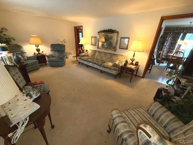 501 Chestnut Street, Clay, NY 13212