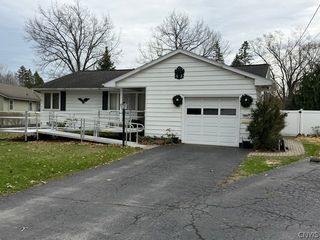 501 Chestnut Street, Clay, NY 13212