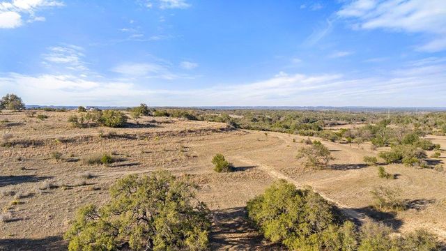 885 Stanton RD, Johnson City, TX 78636