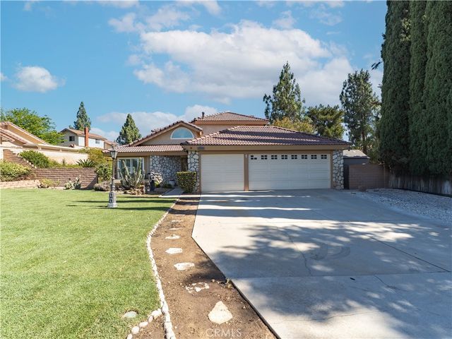 1302 Via Vista, Riverside, CA 92506