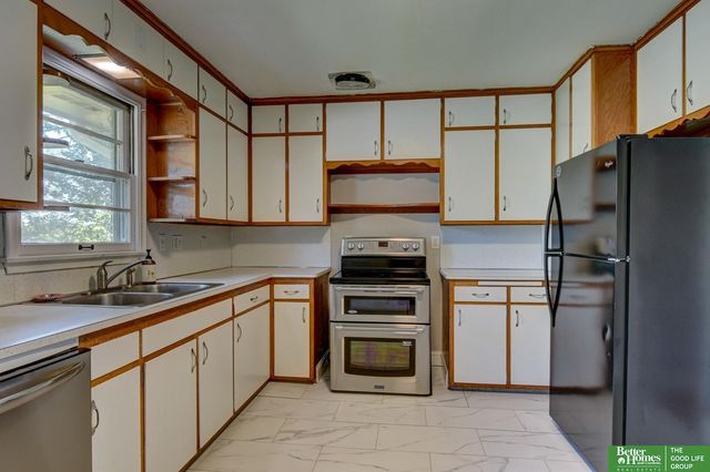 3138 N 54th Street, Omaha, NE 68104