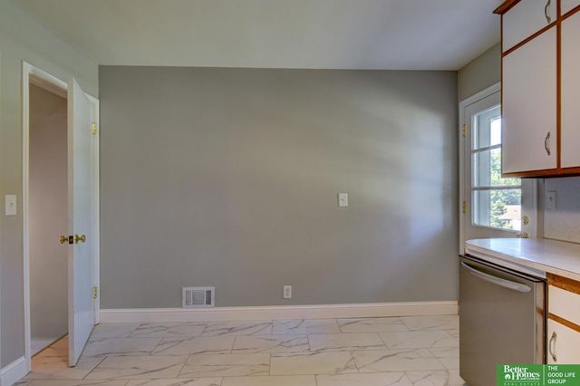 3138 N 54th Street, Omaha, NE 68104