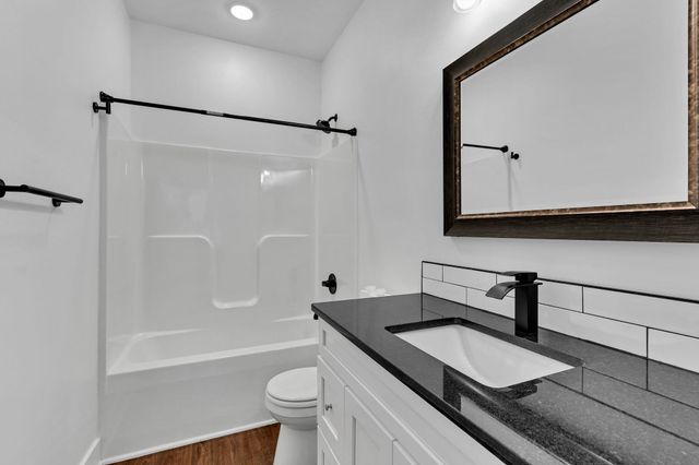 5409 N Saint Paul Ct, Wichita, KS 67204