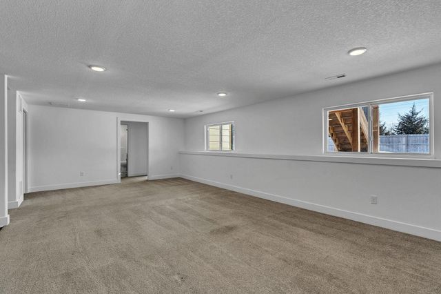 5409 N Saint Paul Ct, Wichita, KS 67204