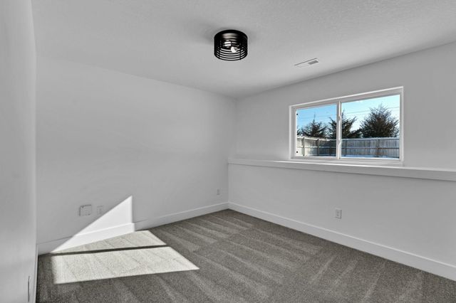 5409 N Saint Paul Ct, Wichita, KS 67204